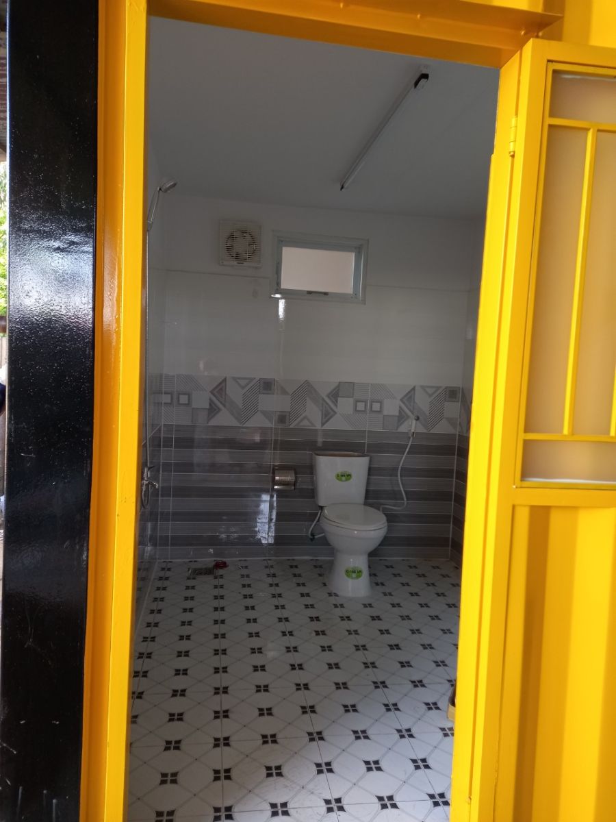 Container 20 feet Toilet